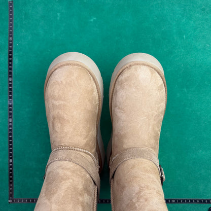 UGG