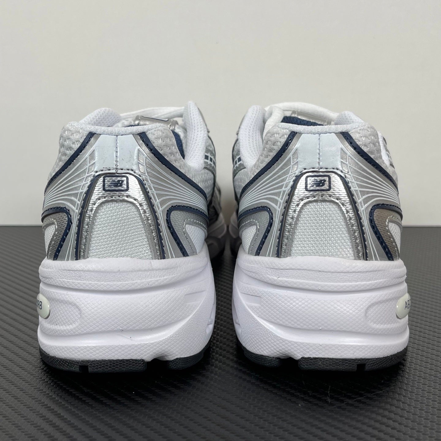 740 White / Silver / Navy