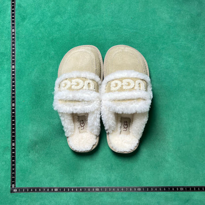 UGG