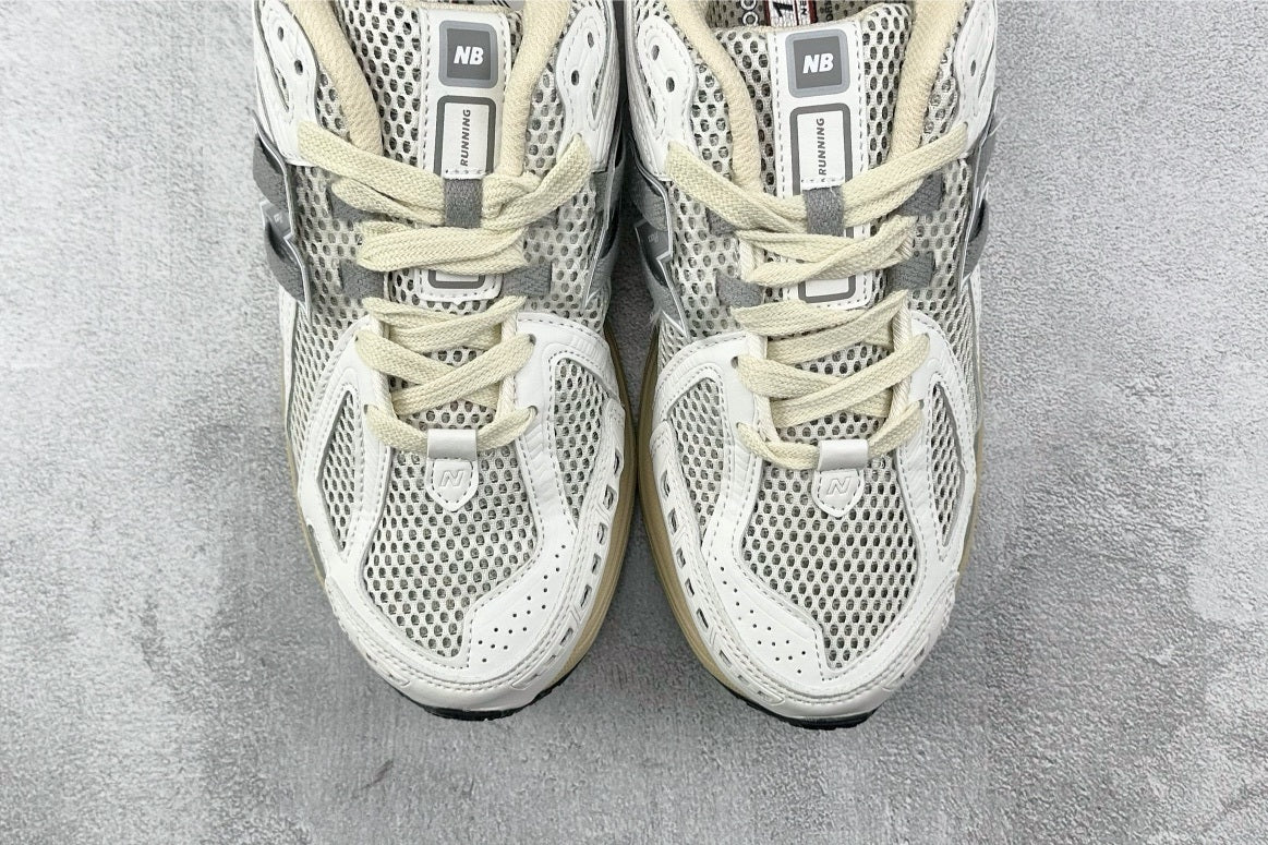 1906 Cream White