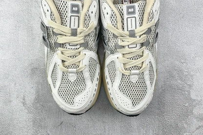 1906 Cream White