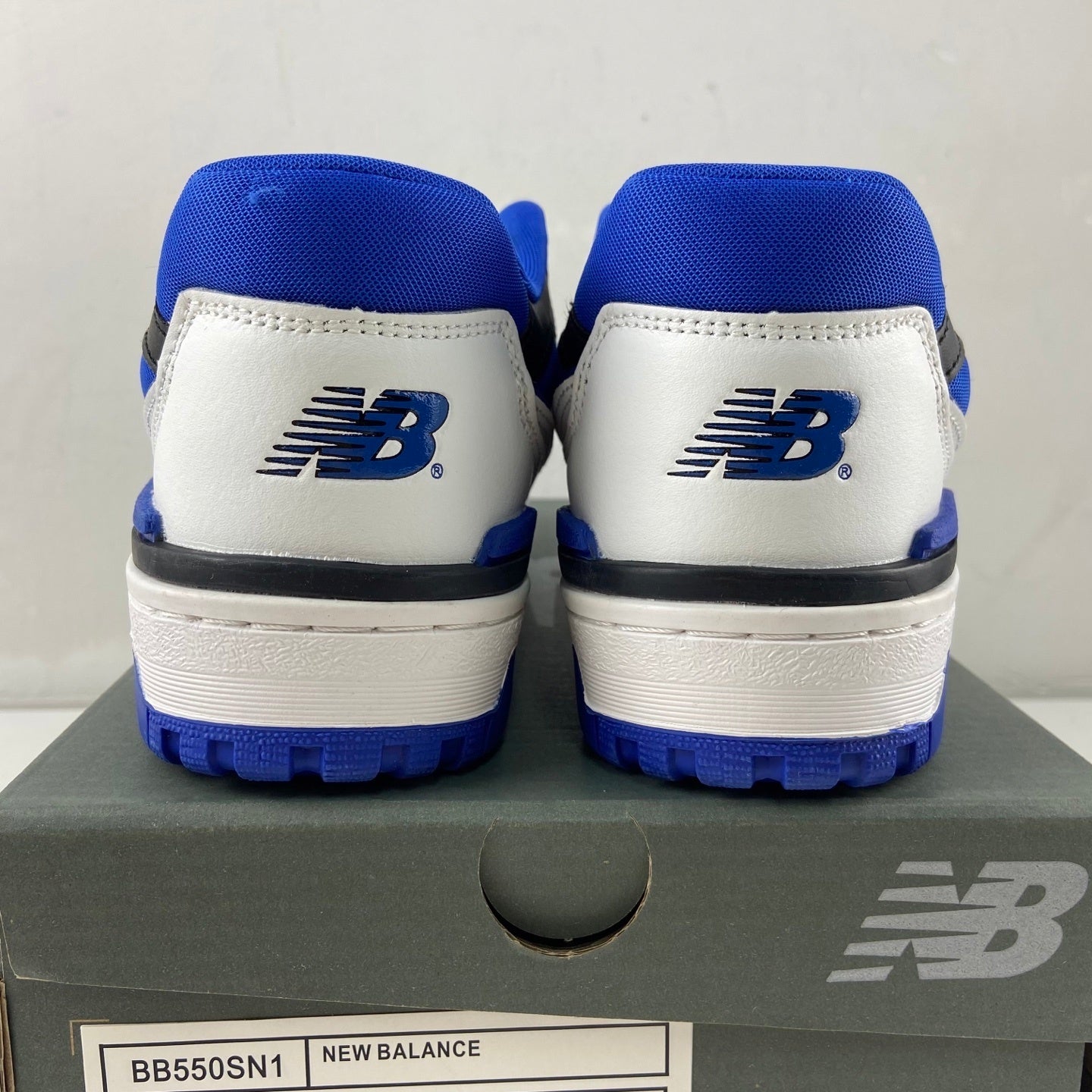 550 White and Blue