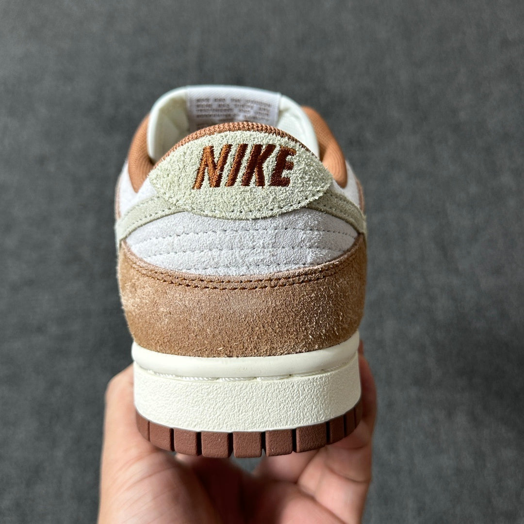 Dunk SB Medium Curry