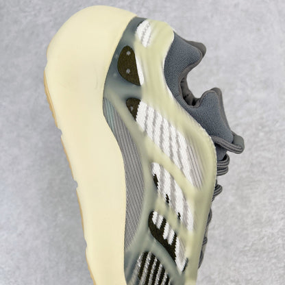 700 V3 Fade Salt