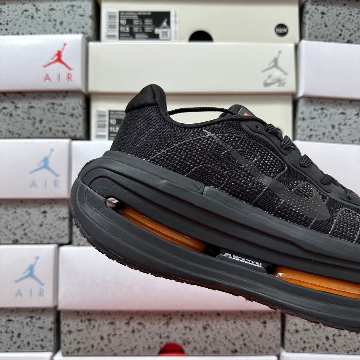 Vomero Premium Black