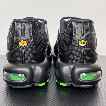 TN Black Green Strike