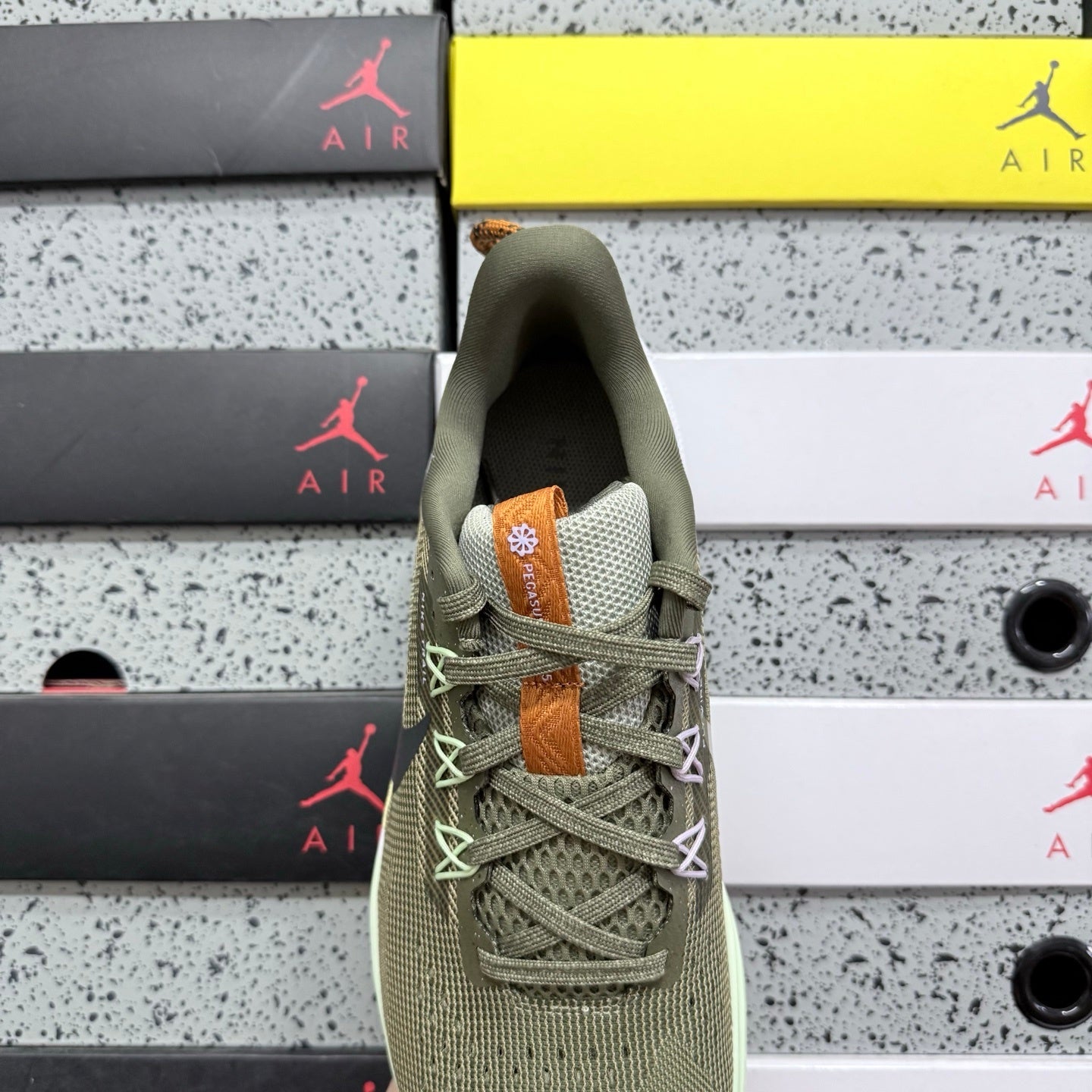 Pegasus Trail 5 Medium Olive / Black / Light Liquid Lime