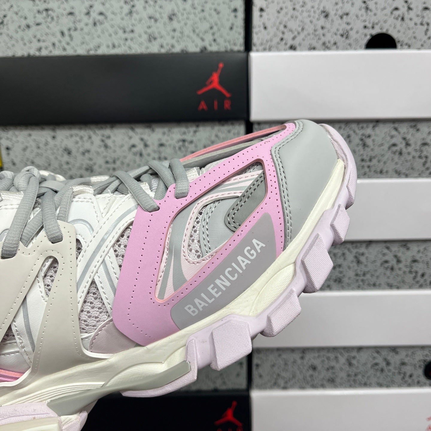 BLG Track White Pink
