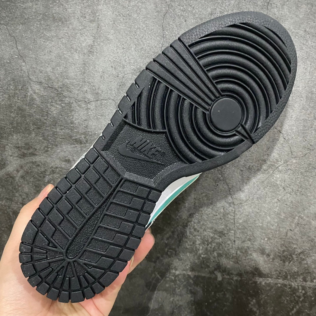 Dunk SB Diamond Supply Co Tiffany