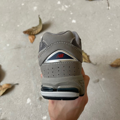 2002R Classic Grey