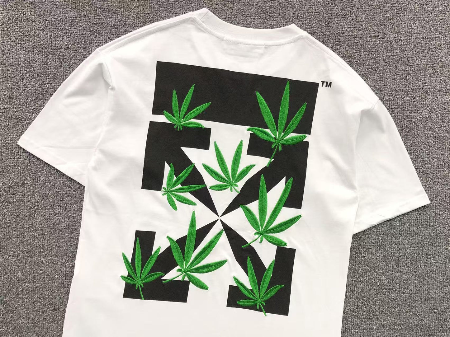 T-shirt Off