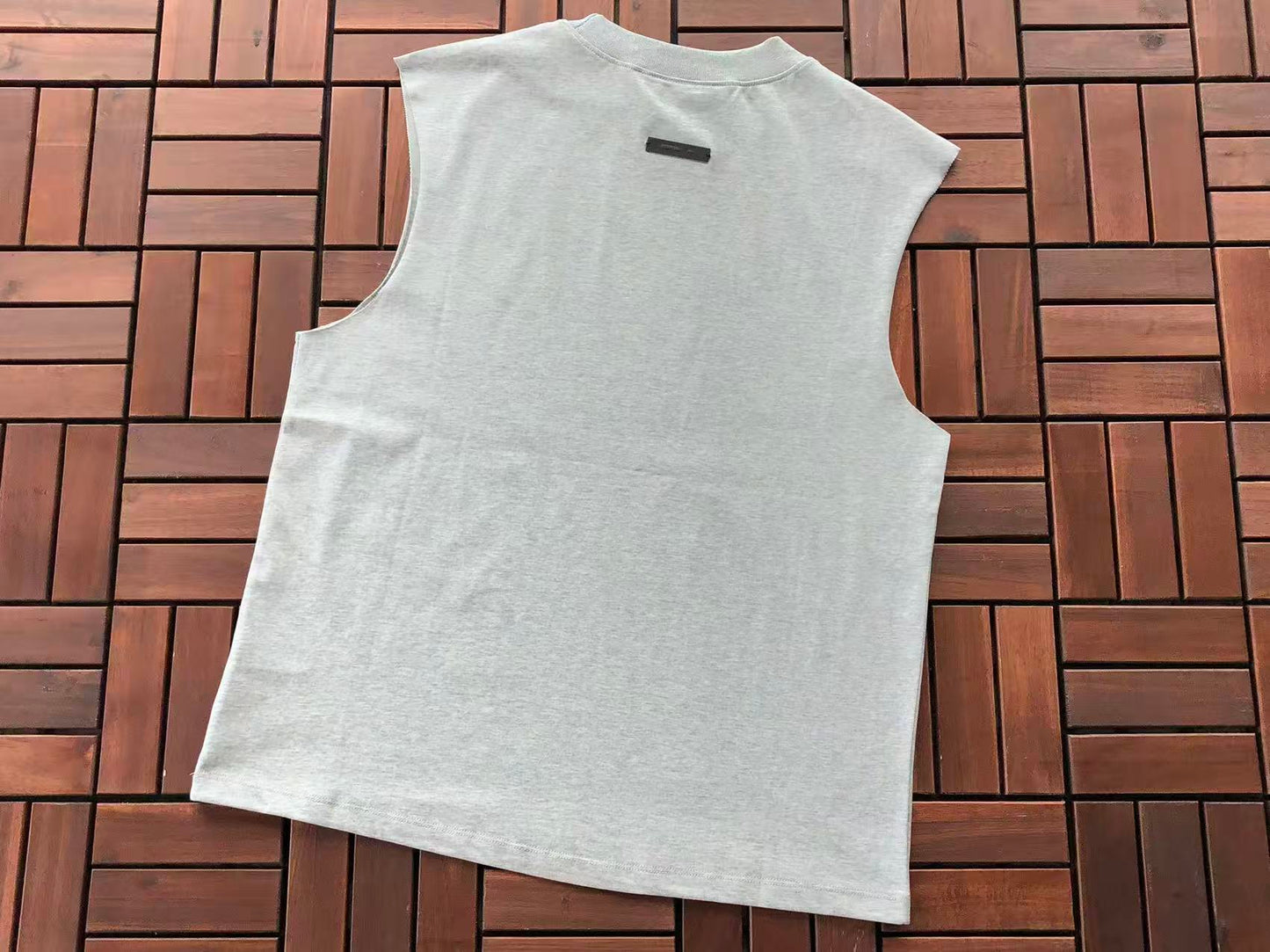 T-Shirts sem Mangas ESSENT
