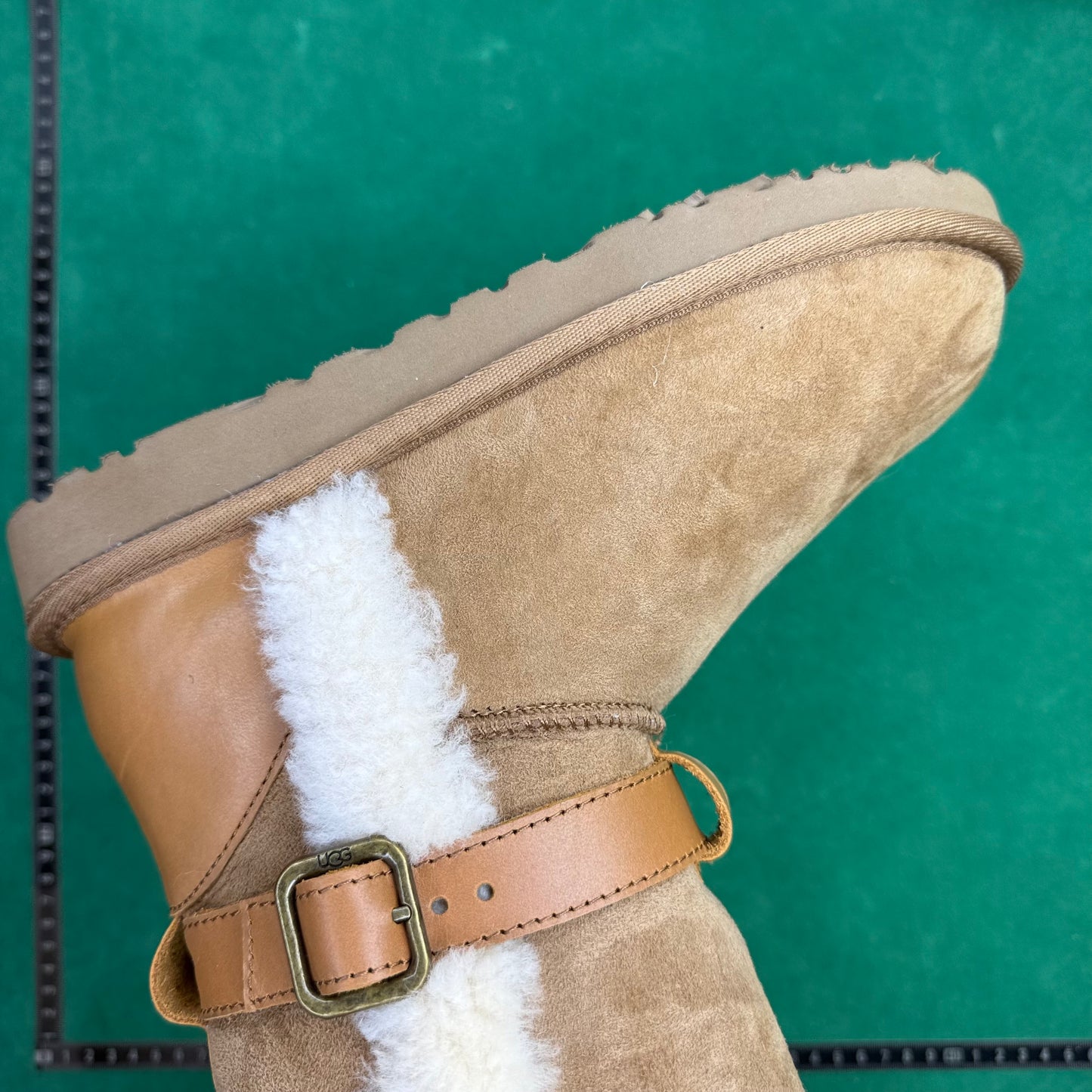 TT UGG CLASSIC ULTRA MINI