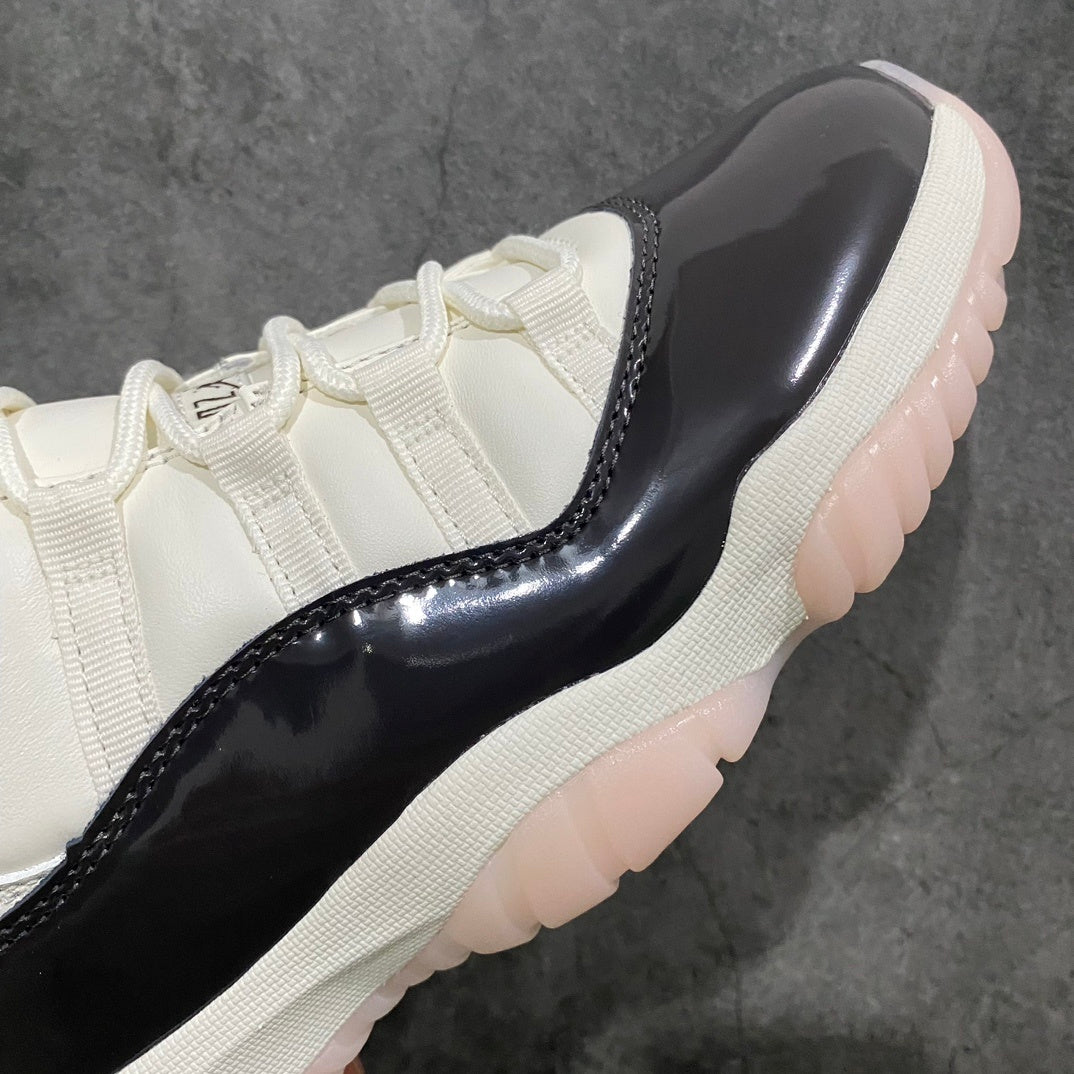 AJ11 Black and White