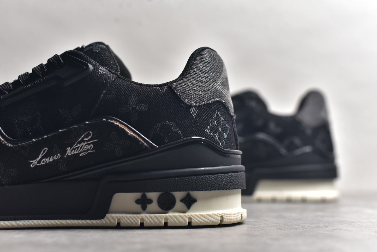 Trainer Black