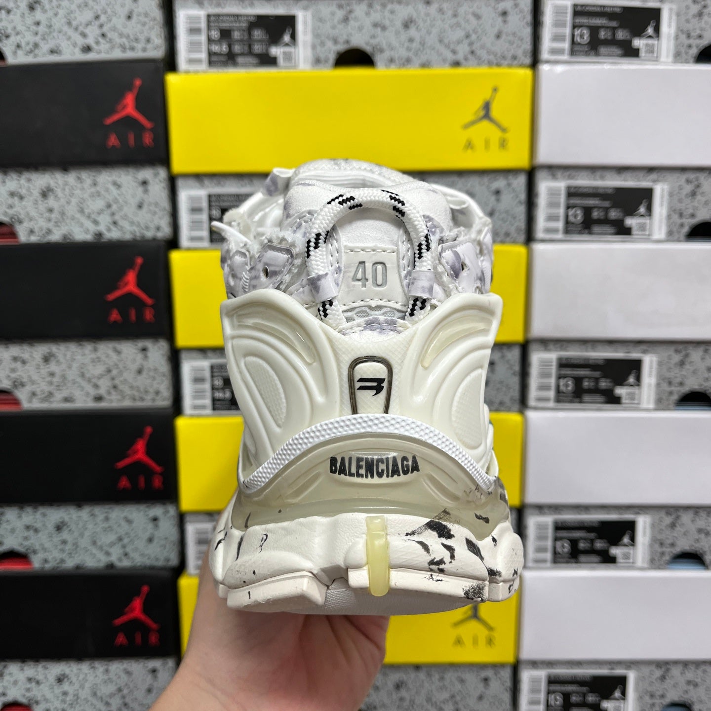 BLG Runner Graffiti White Blue