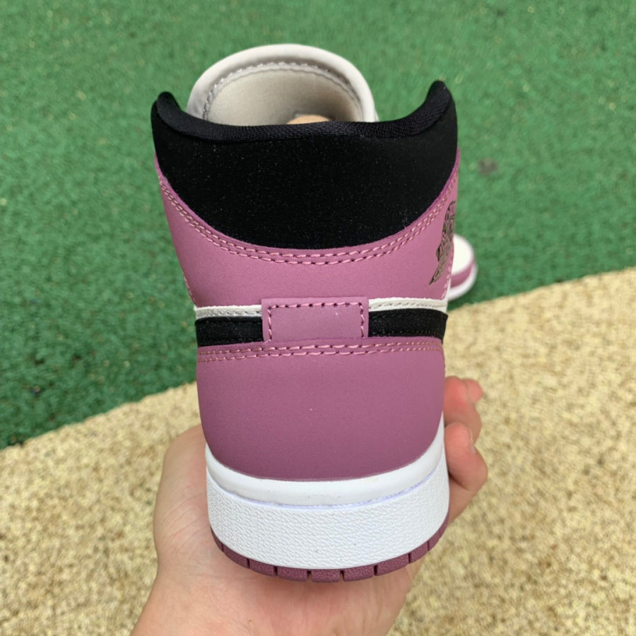 AJ1 MID Berry Pink