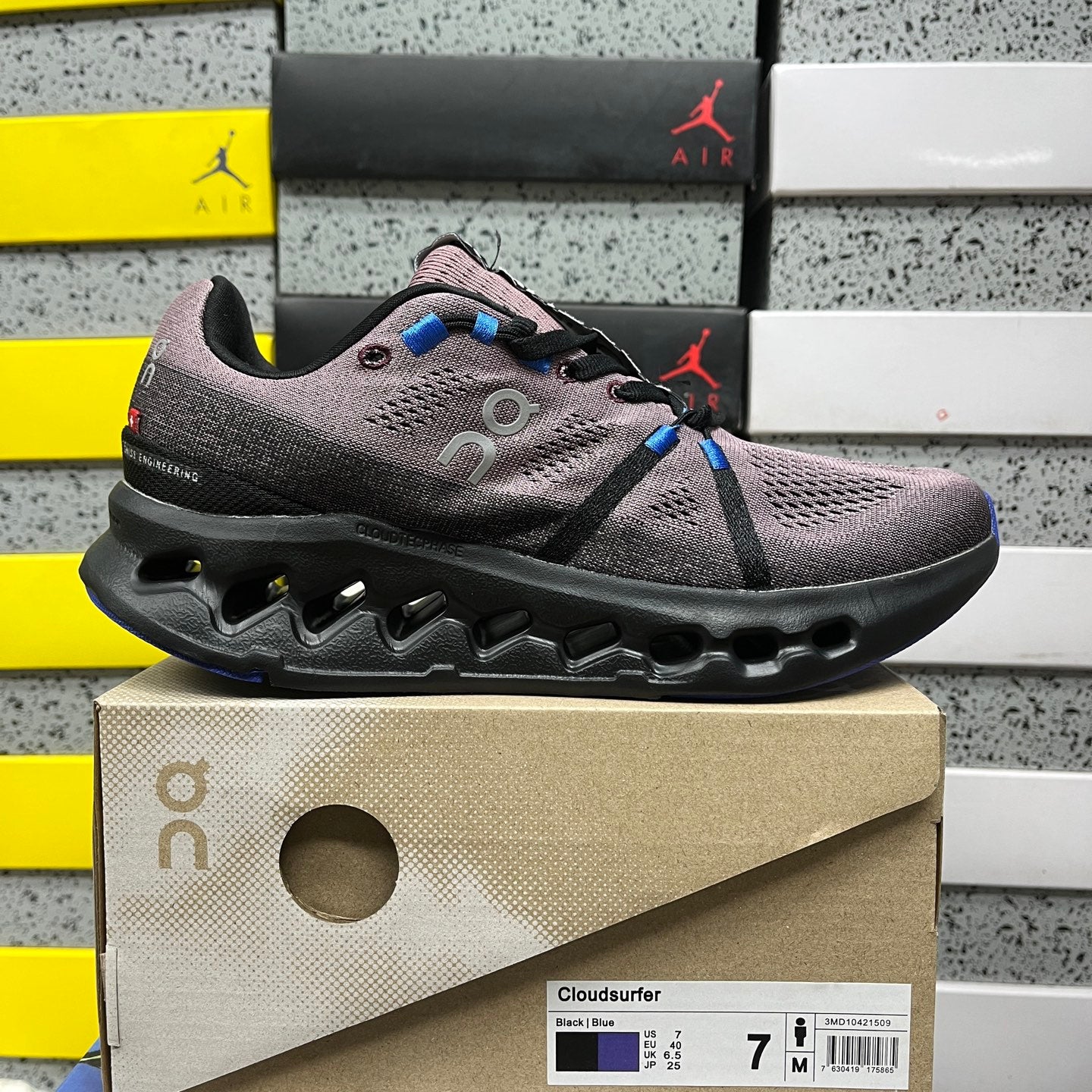 On Cloudsurfer Black Blue