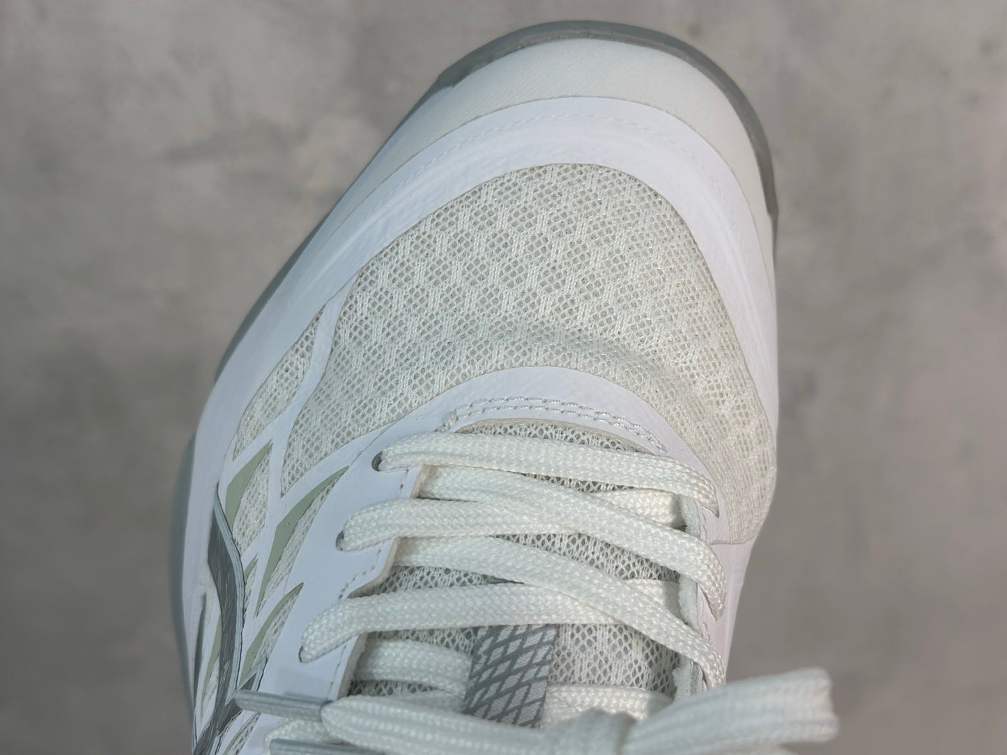 Gel-Tactic 12 White/Grey