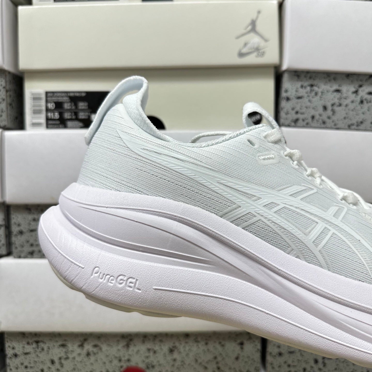 GEL-NIMBUS 28 WHITE