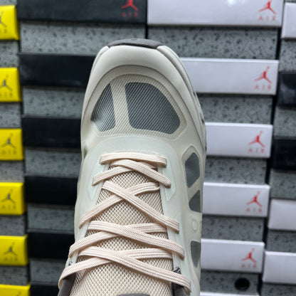 On Running Cloudtilt Remix Beige Grey