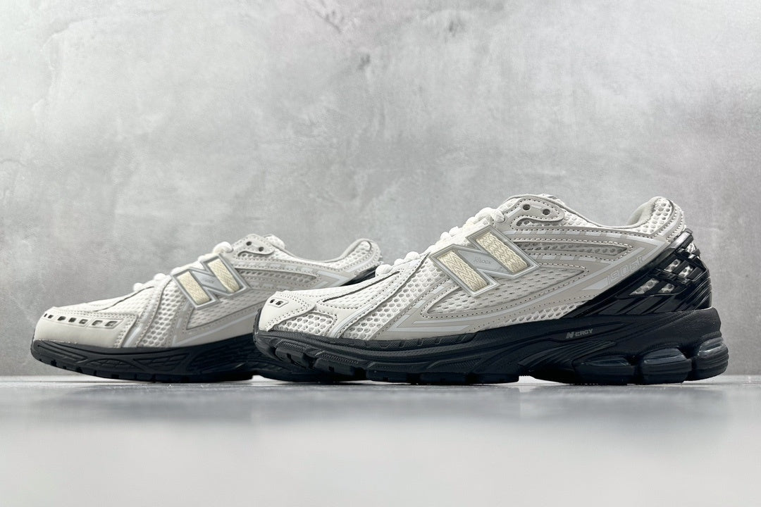 1906 White Shadow