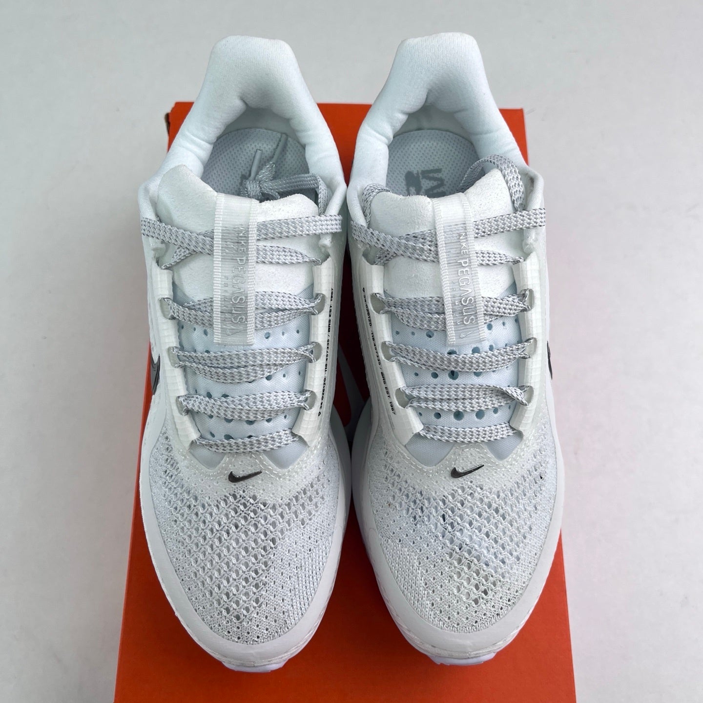 Pegasus Premium White