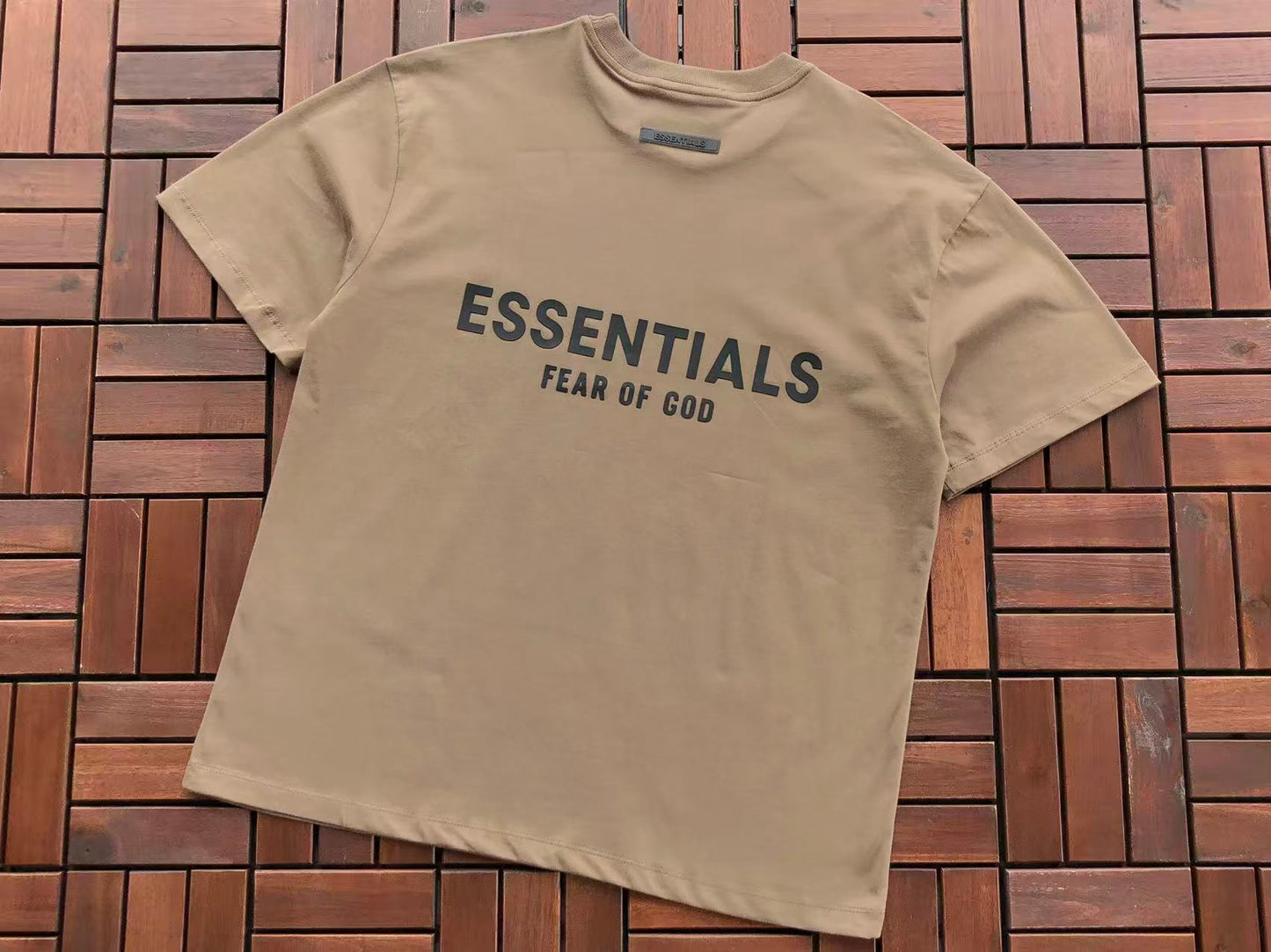 T-Shirts ESSENT