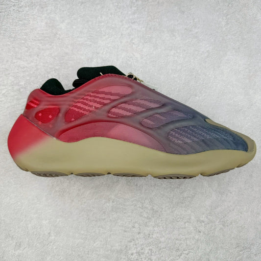 700 V3 Fade Carbon