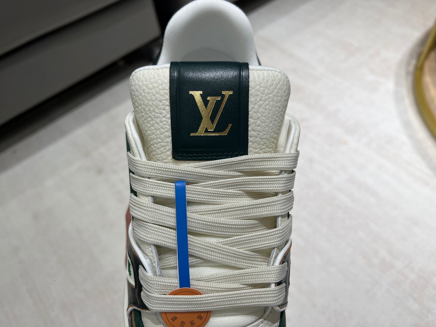 Trainer White and Dark Green