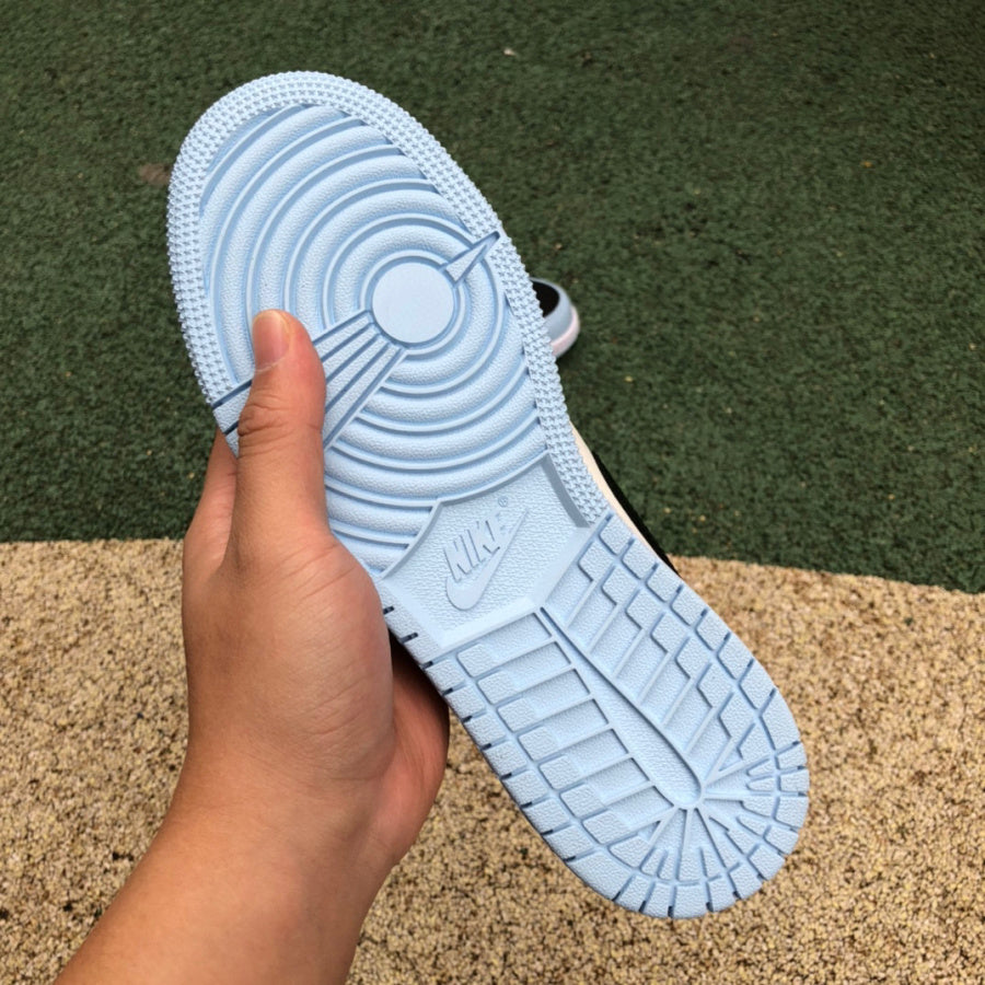 AJ1 MID Ice Blue