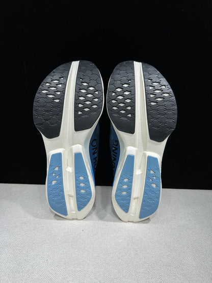 Cloudboom Strike White Blue