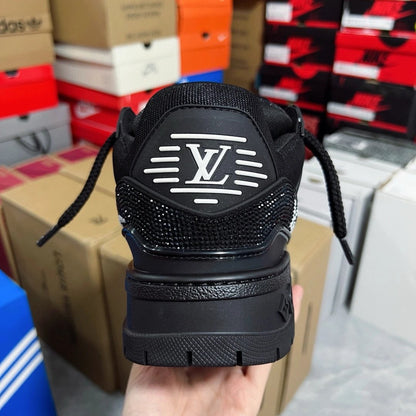 Trainer Black Cravejado