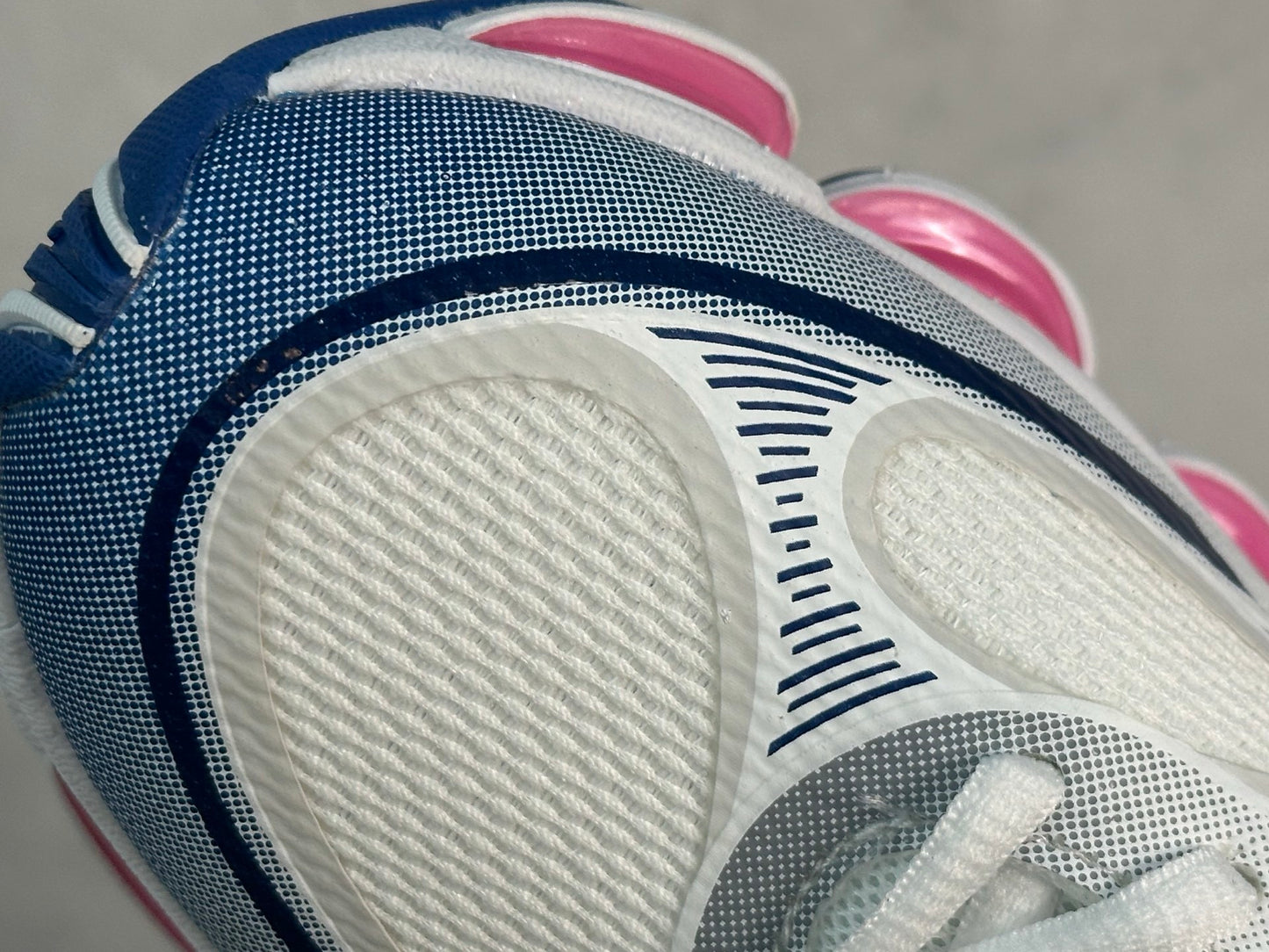 2000 Pink and White
