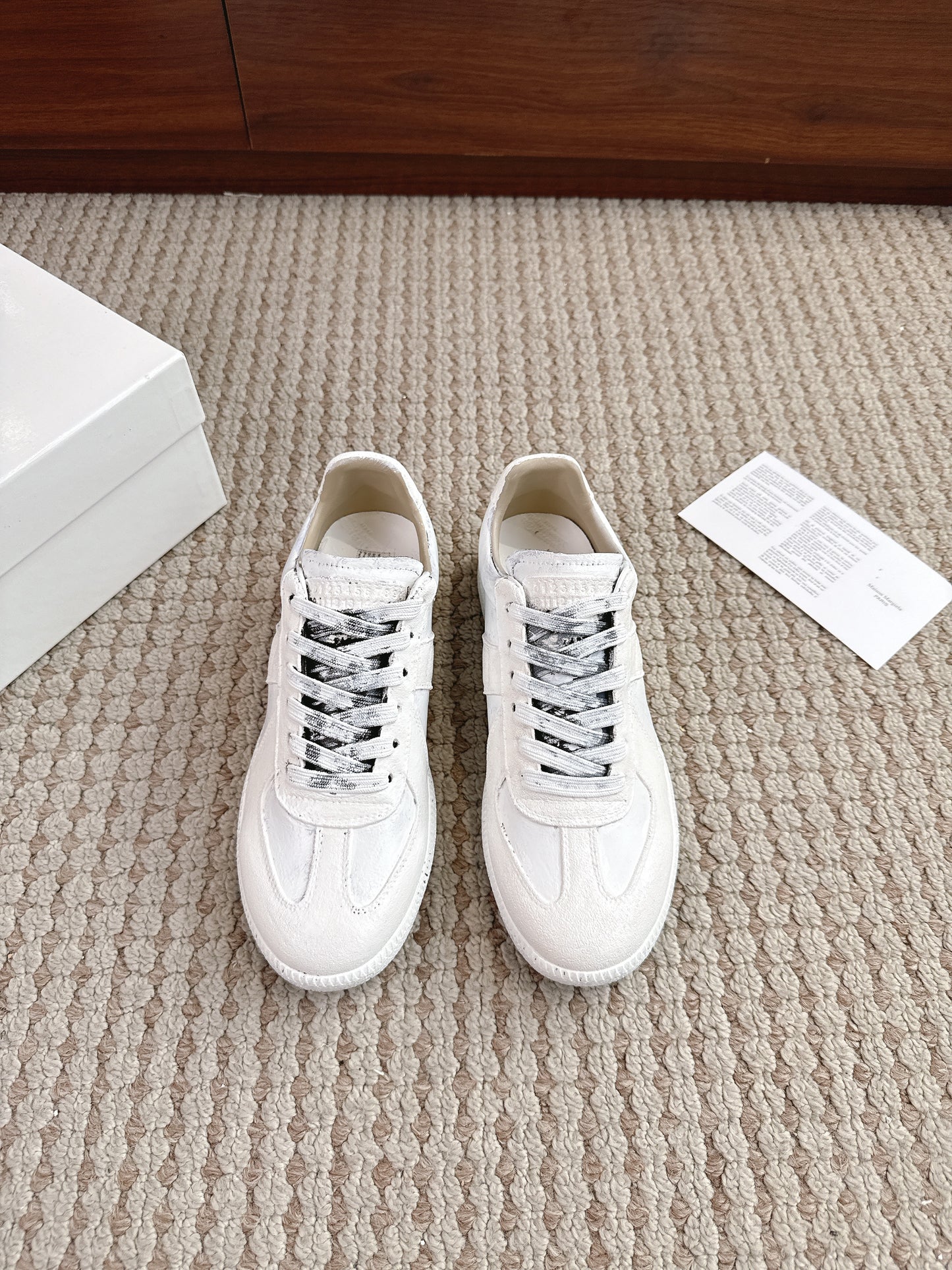 Maison Full White Paint Laces