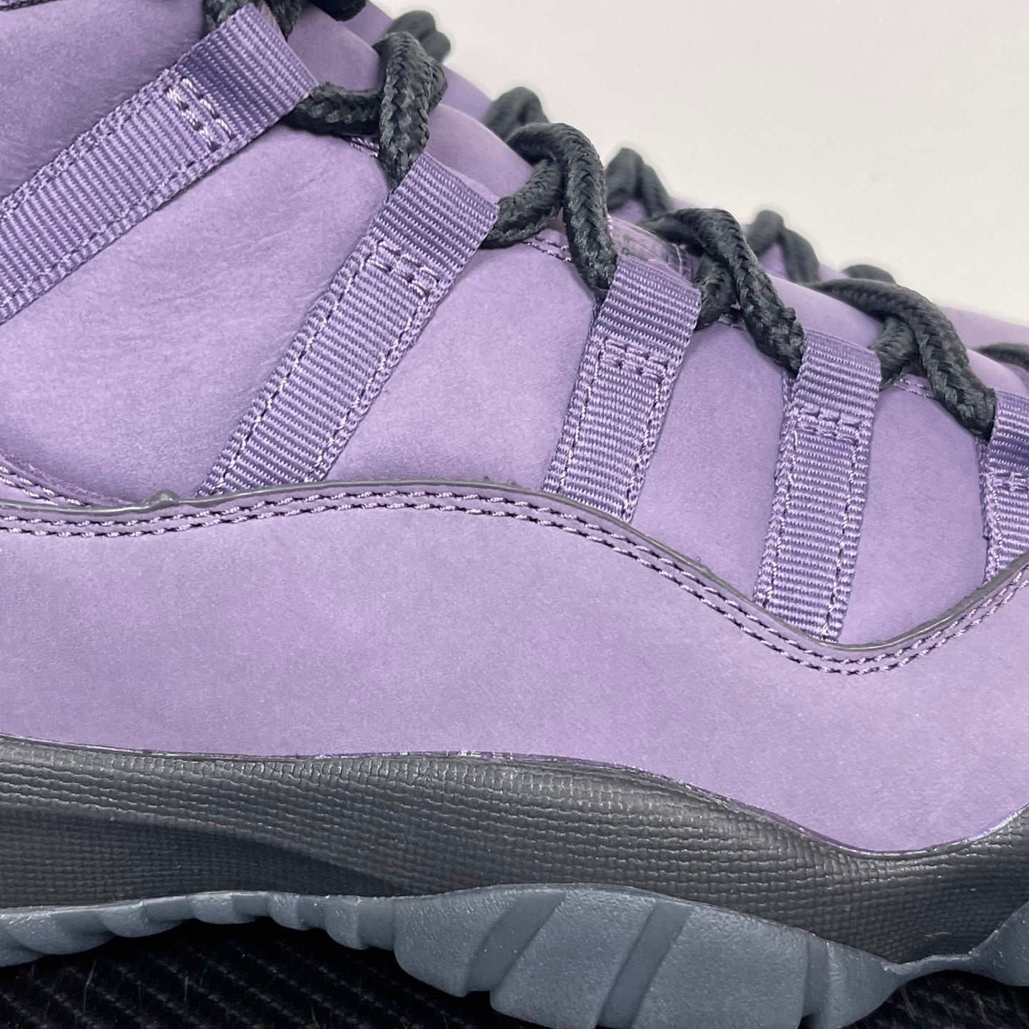 AJ11 Low Purple