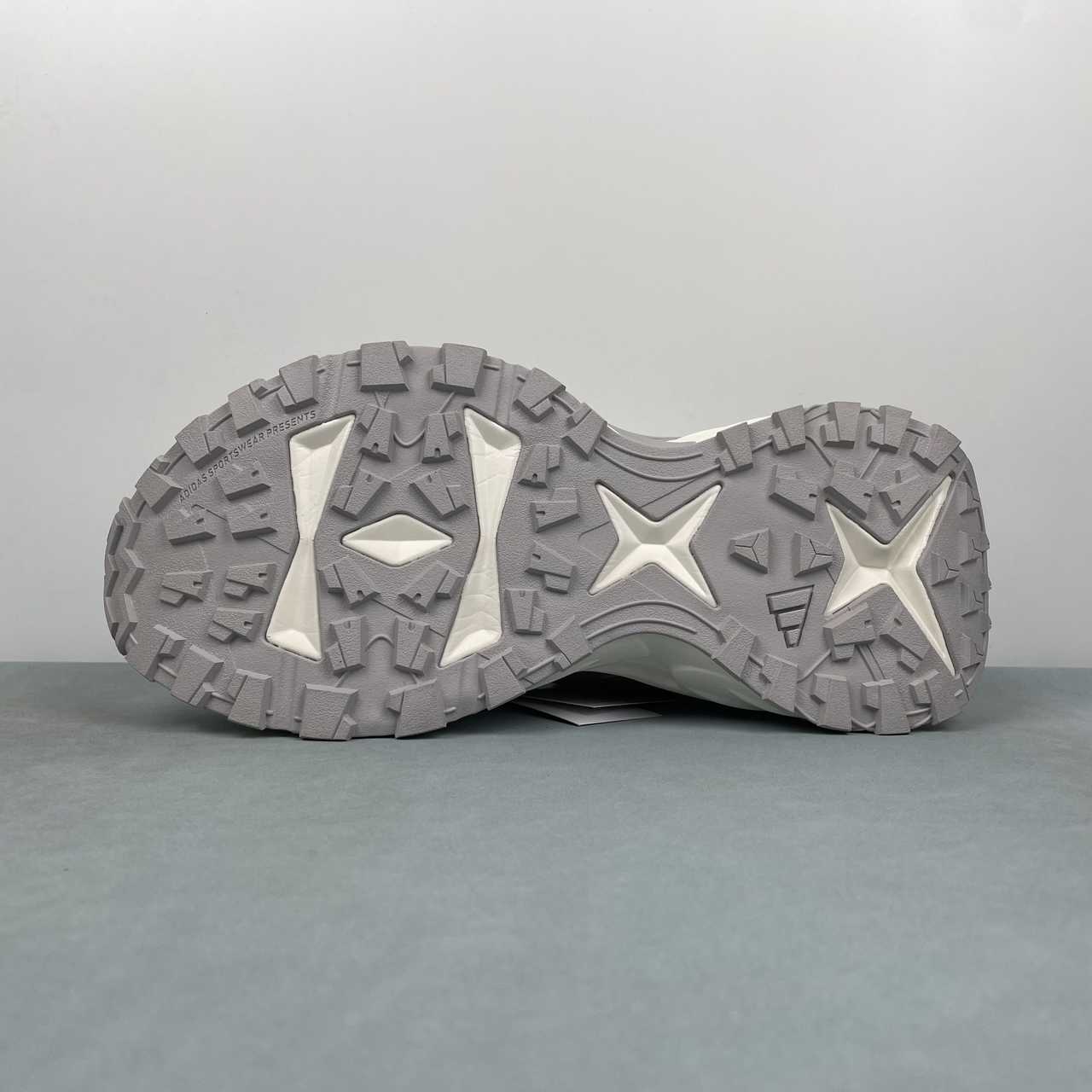 XLG STORM EDGE Silver Metallic Grey