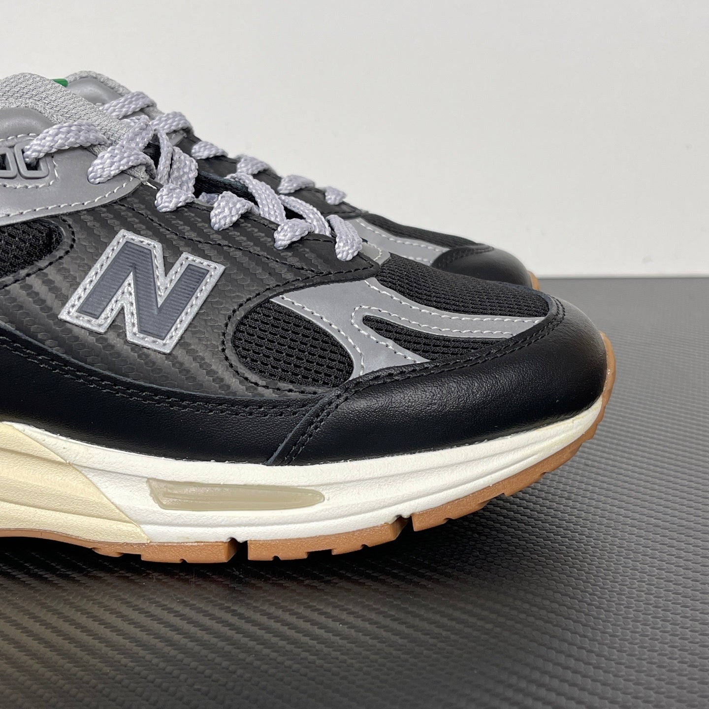 990 Black Grey
