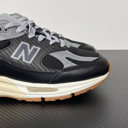 990 Black Grey