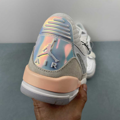 Legacy 312 Summit White / Light Bone