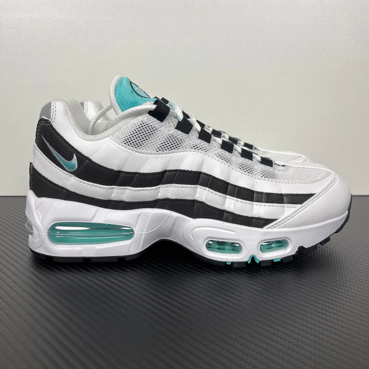 95 white Black Sky