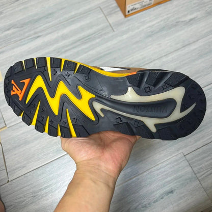 LV Runner Tatic Marrom