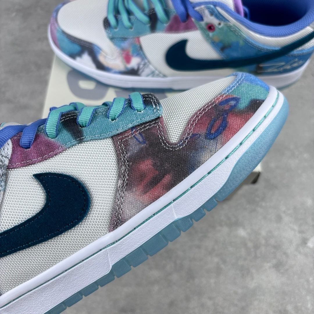 Dunk SB Bleached Aqua