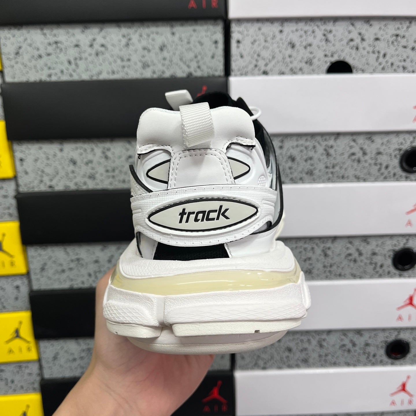 BLG Track Black White