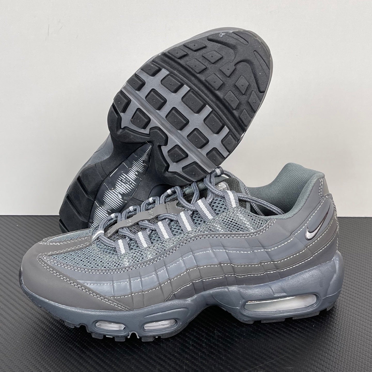 95 Pure Grey Light