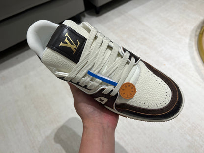 Trainer White and Black