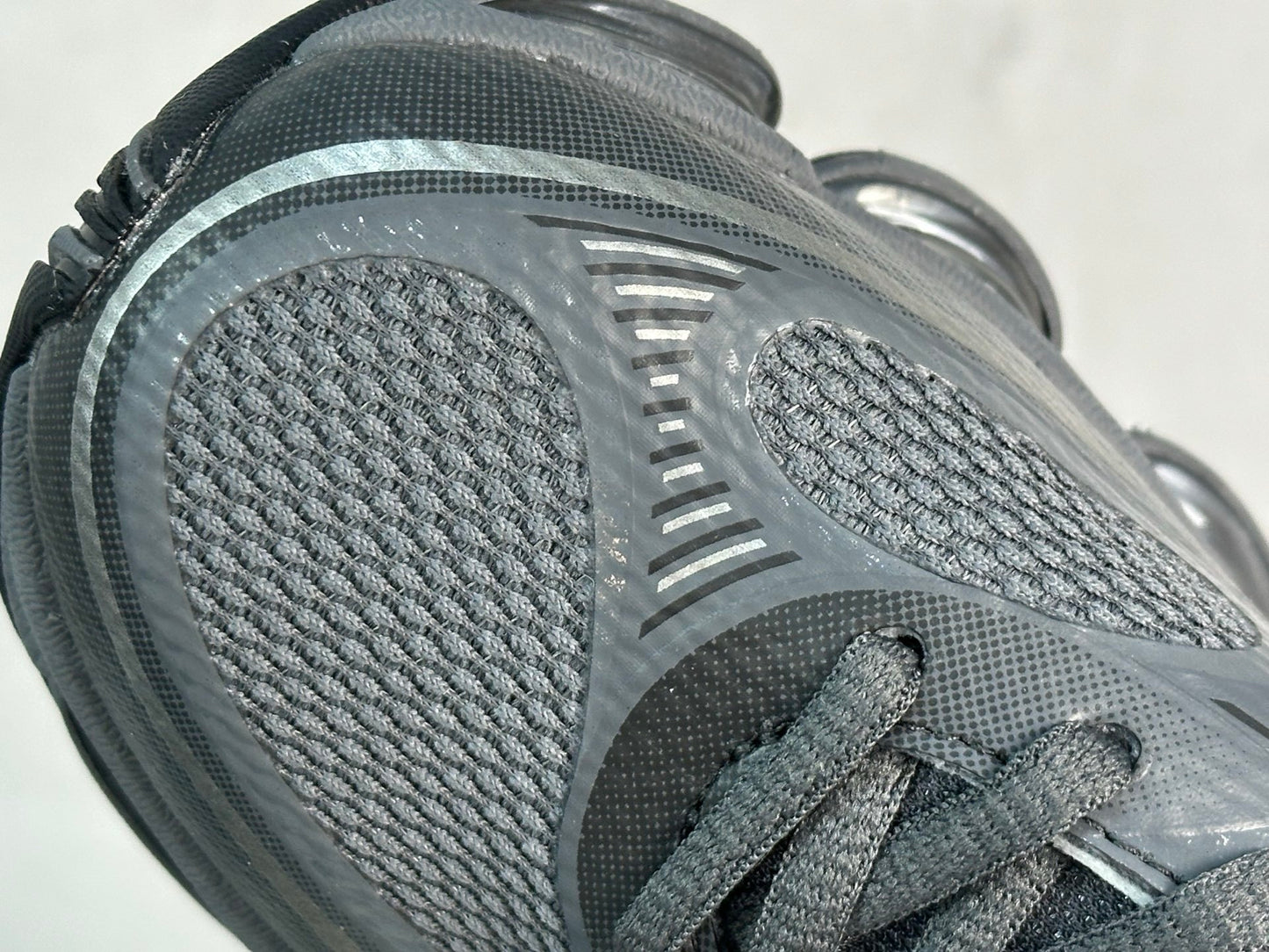 2000 Black