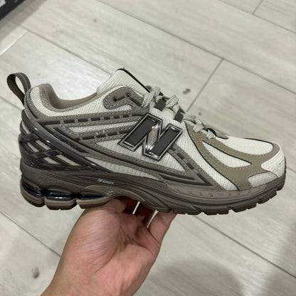 1906 Driftwood Dark Mushroom
