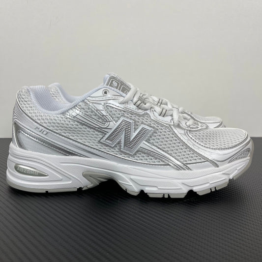 740 Triple White / Silver