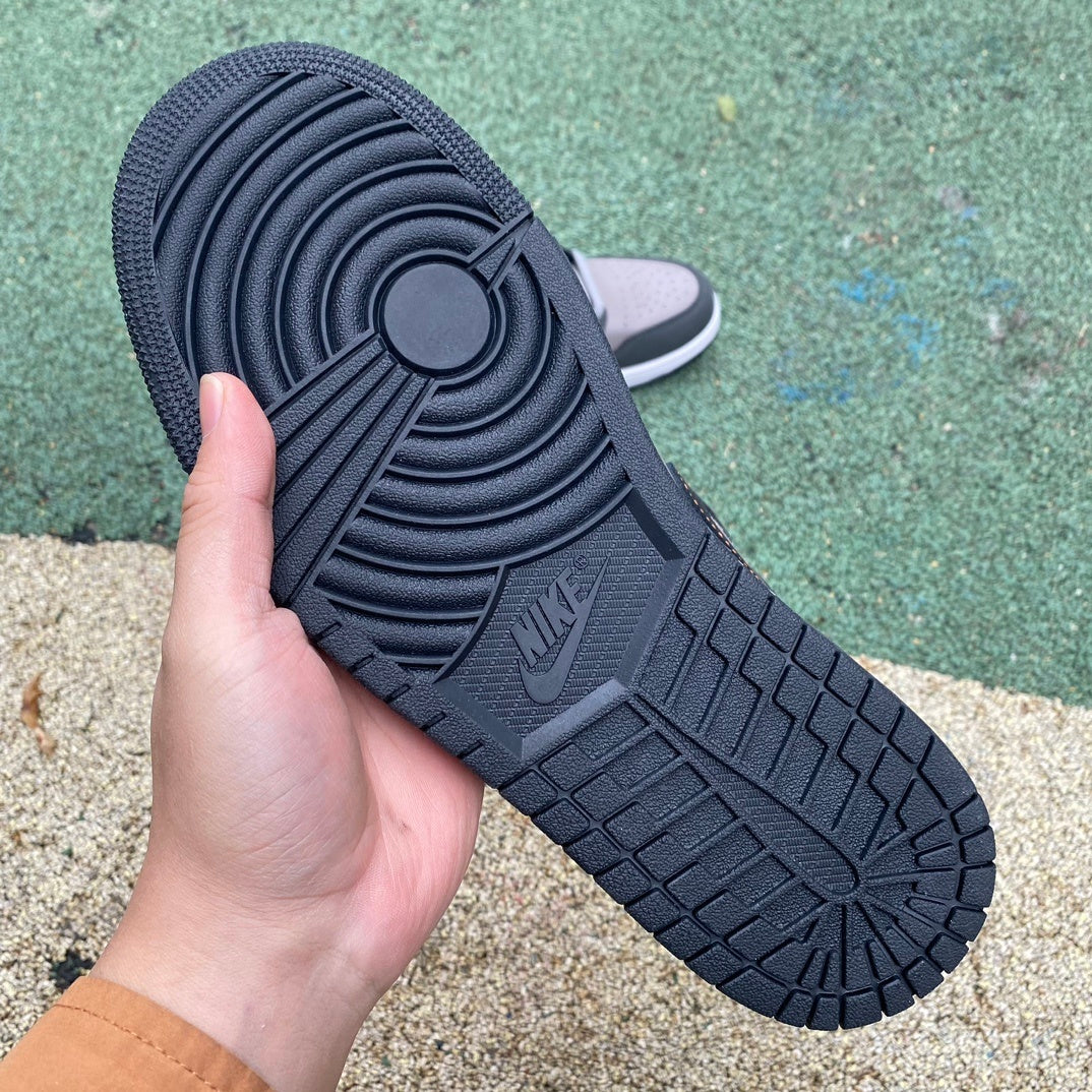 AJ1 MID Night Stadium